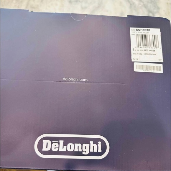 New in box Delonghi espresso cappuccino coffee maker - Picture 4 of 4